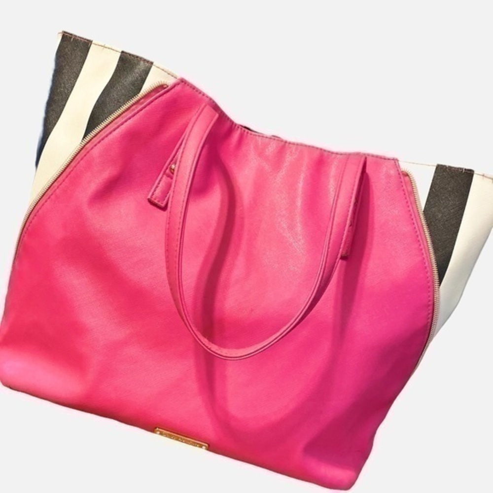 Juicy Couture Vacation Beach Girls Weekend Tote Barbiecore